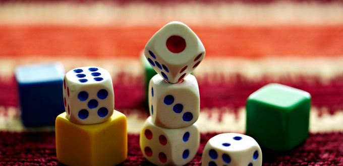 Dice Game Board Games  - ignartonosbg / Pixabay